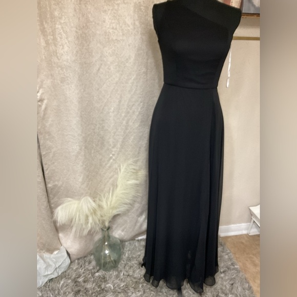 BELLA BRIDES MAIDS Chic Black One-Shoulder Evening Gown - Picture 3 of 15